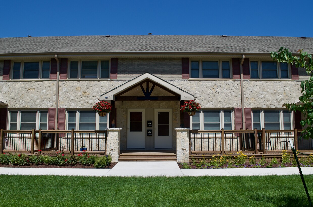 Primary Photo - Bay Village Townhomes