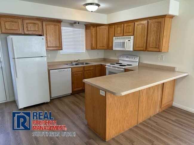 Foto del edificio - Hawk Hallow Townhome