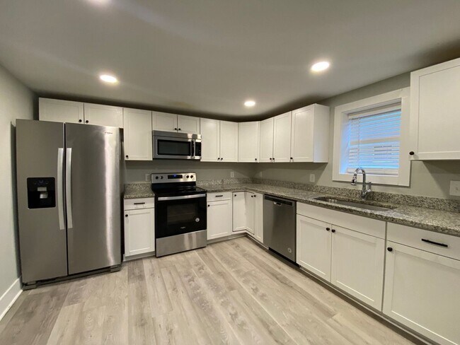 Foto del edificio - PRE-LEASING FOR AUGUST 2026!