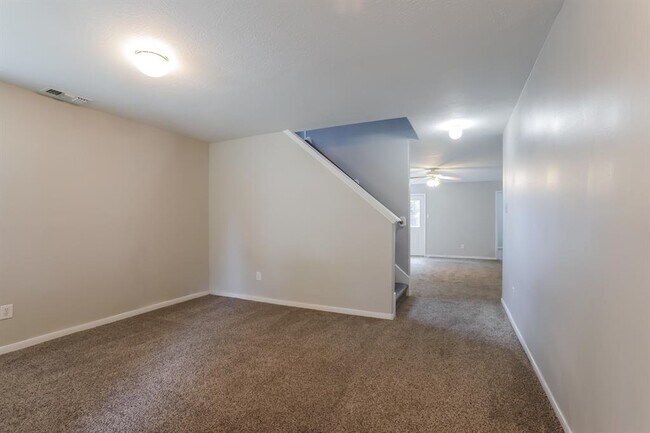 Building Photo - 18507 Autumn Hills Dr