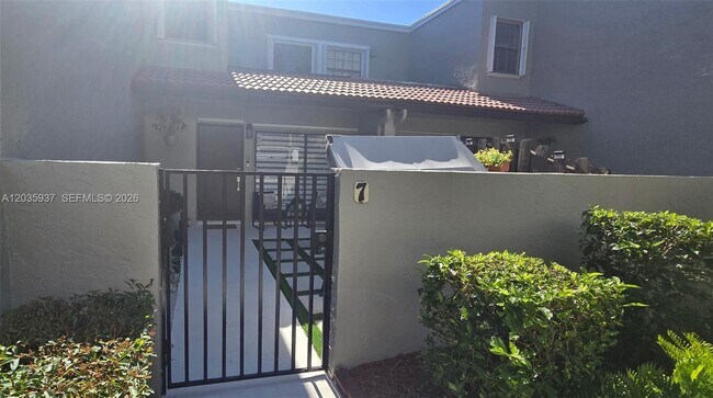 Foto del edificio - 15370 SW 104th Terrace