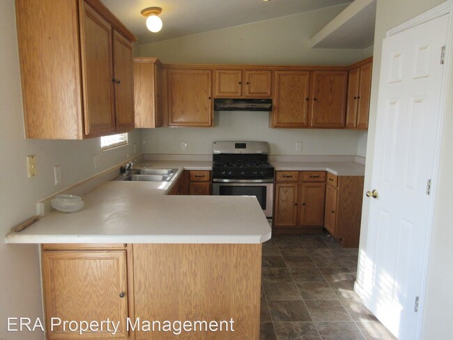Building Photo - 3 br, 2 bath House - 322 E Cobblecreek Dr