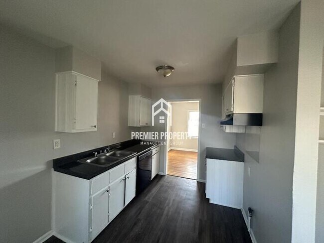 Foto del edificio - 1831 Danville - HALF OFF FIRST MONTH'S RENT!