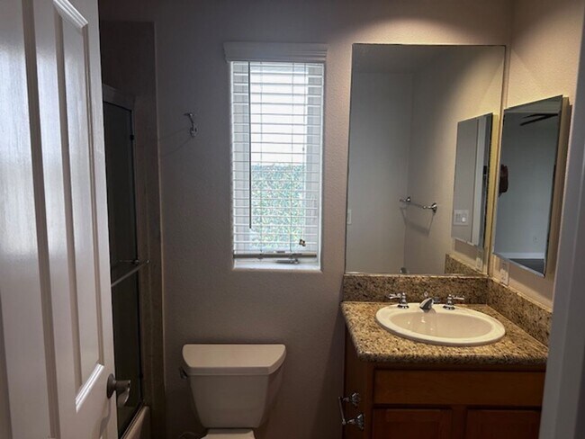 Building Photo - Bankers Hill Townhome
