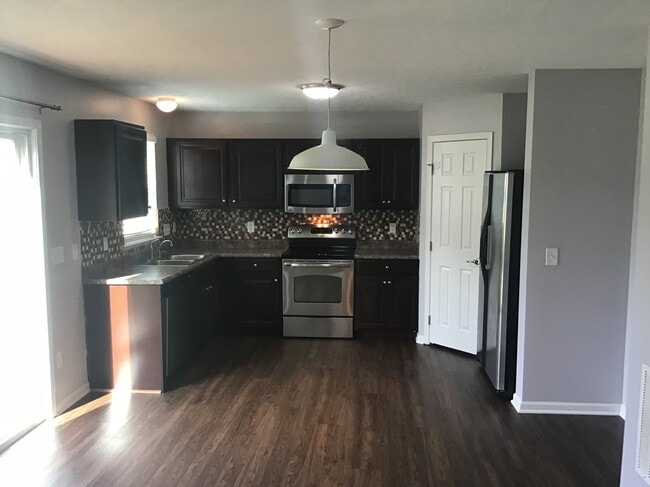Building Photo - 1141 Promenade Dr