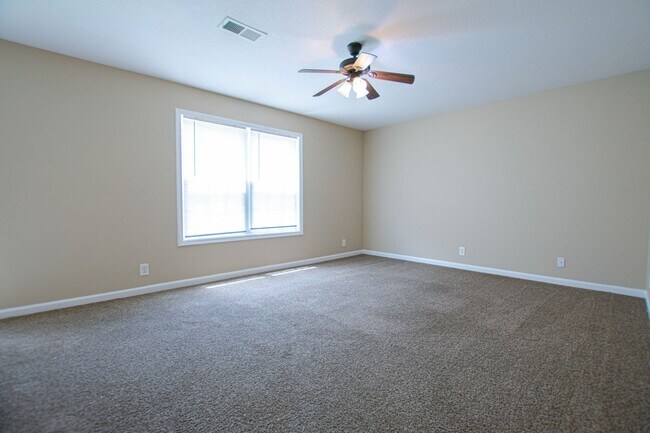 Foto del edificio - 540 Patriot Park Ct