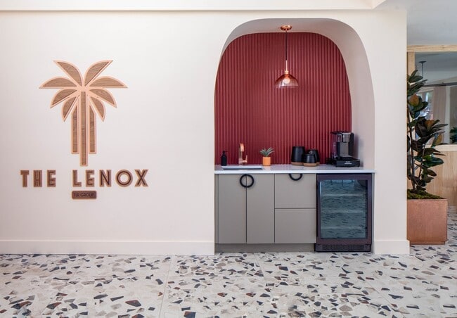 Foto del edificio - The Lenox Apartments