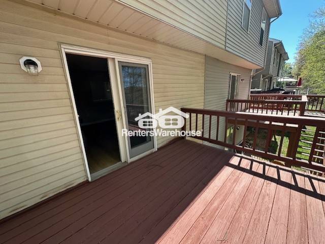 Foto del edificio - 661 Realm Ct W