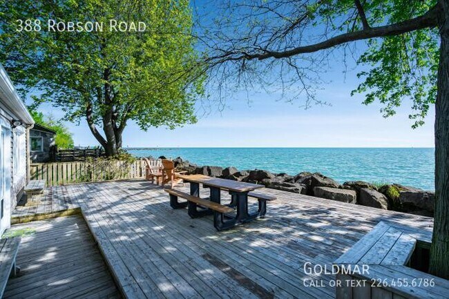 Photo du bâtiment - Stunning Short term rental on the water wi...