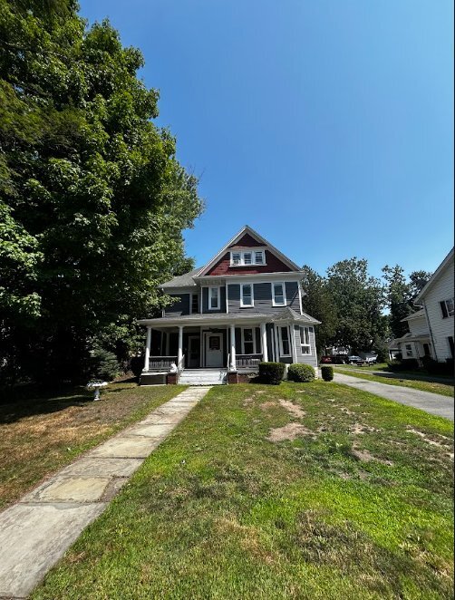 Building Photo - 1638 Sanderson Ave