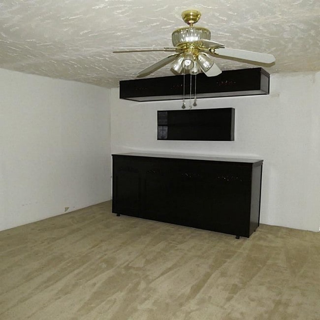 Building Photo - 15630 Rose Ridge Ct