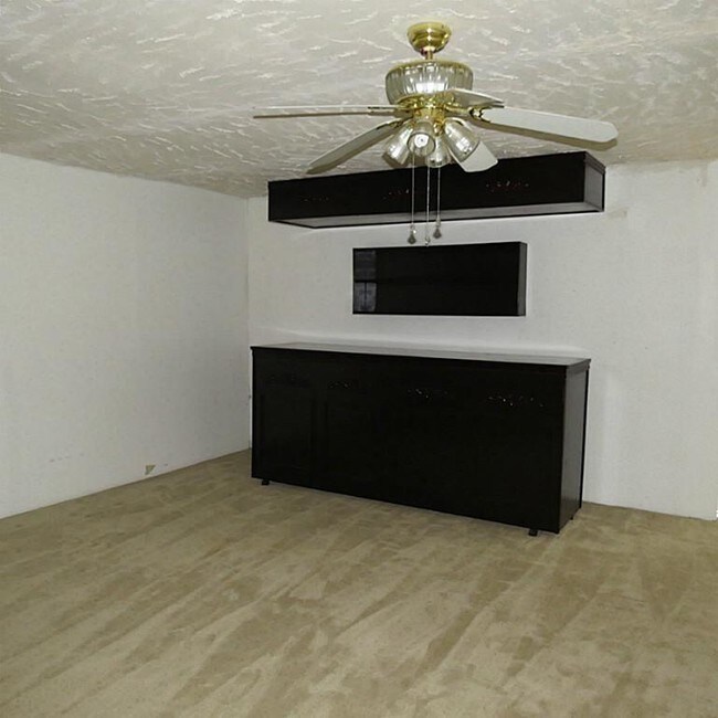 Foto del edificio - 15630 Rose Ridge Ct