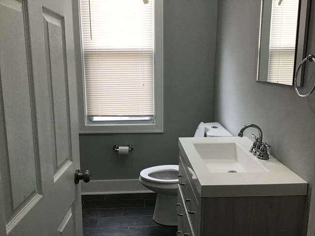 Building Photo - 3441 Seymour Ave