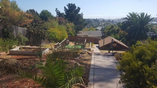 Building Photo - 1 bedroom in Vallejo CA 94590
