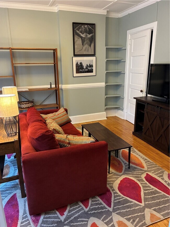 Foto del edificio - 136 E State St