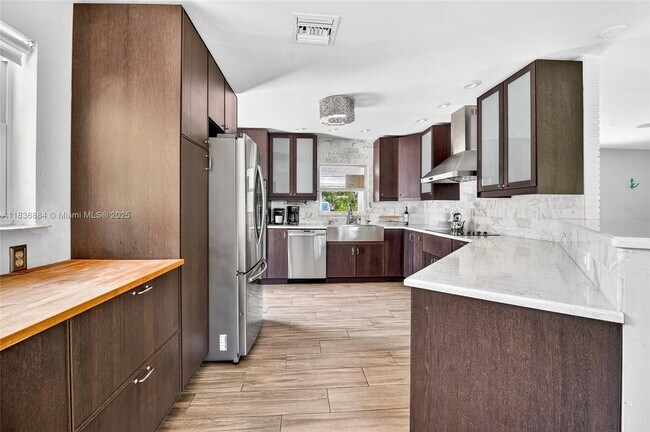 Foto del edificio - 2036 NE 30th St