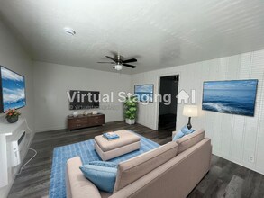 Building Photo - 1291 E Villa Vis Ave