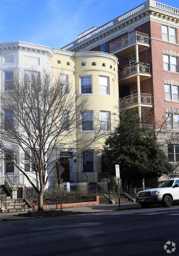 Building Photo - 1843 Calvert St NW