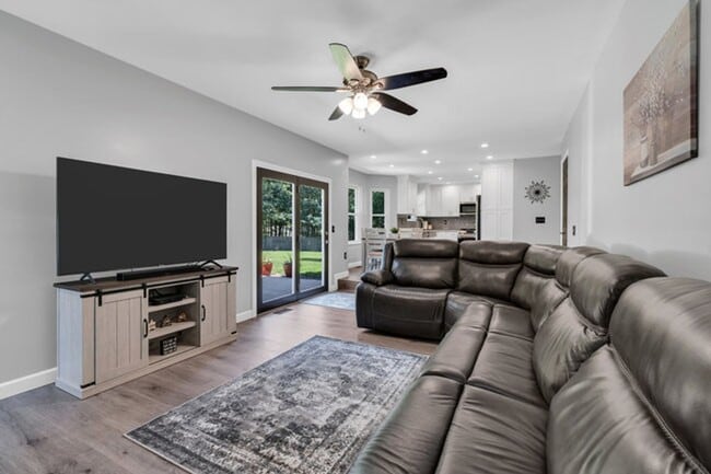 Building Photo - Private Cul-de-Sac Living: 4BR Home with Pool & Geothermal HVAC