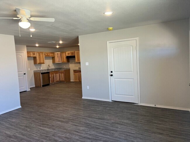 Foto del edificio - NEW 3 Bedroom Available In North West Lubbock