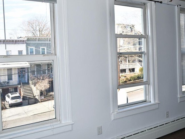 Building Photo - 340 Webster Ave