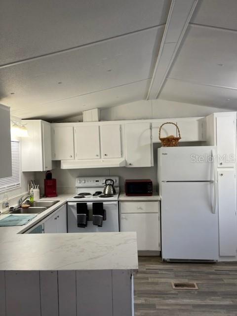 Foto del edificio - 4509 Turkey Creek Rd