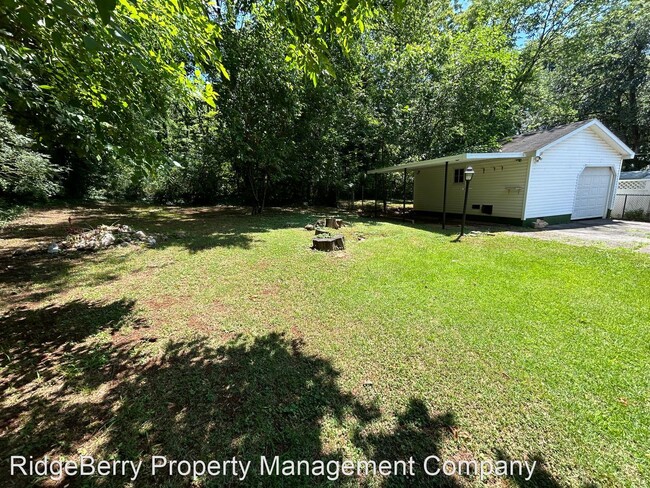 Building Photo - 2 br, 1 bath House - 614 SW East 19th St