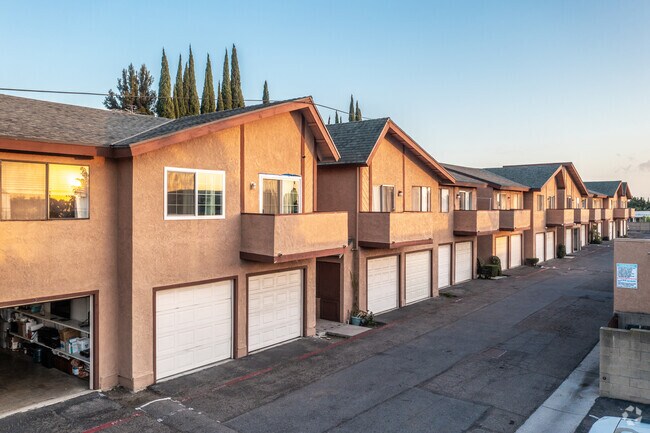 Building Photo - 8322 Bolsa Ave