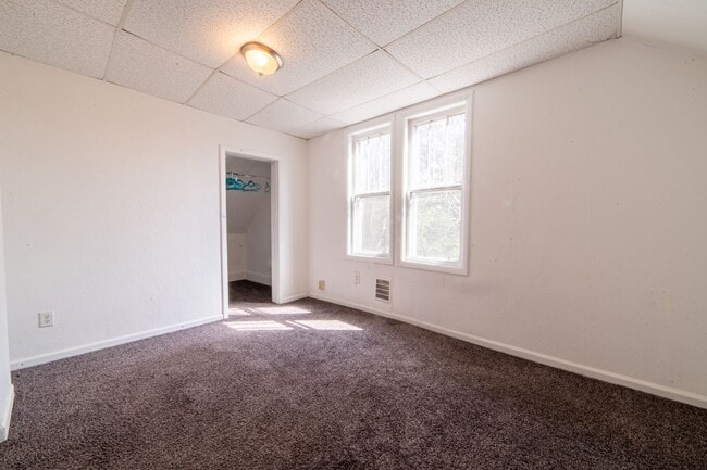 Building Photo - 34 Avon Pl