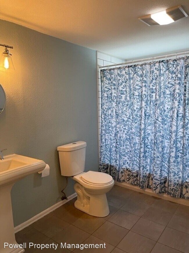 Building Photo - 4 br, 3 bath House - 22011 17th Pl S