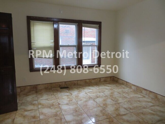 Building Photo - BEAUTIFUL 2 FAMILY HOME
