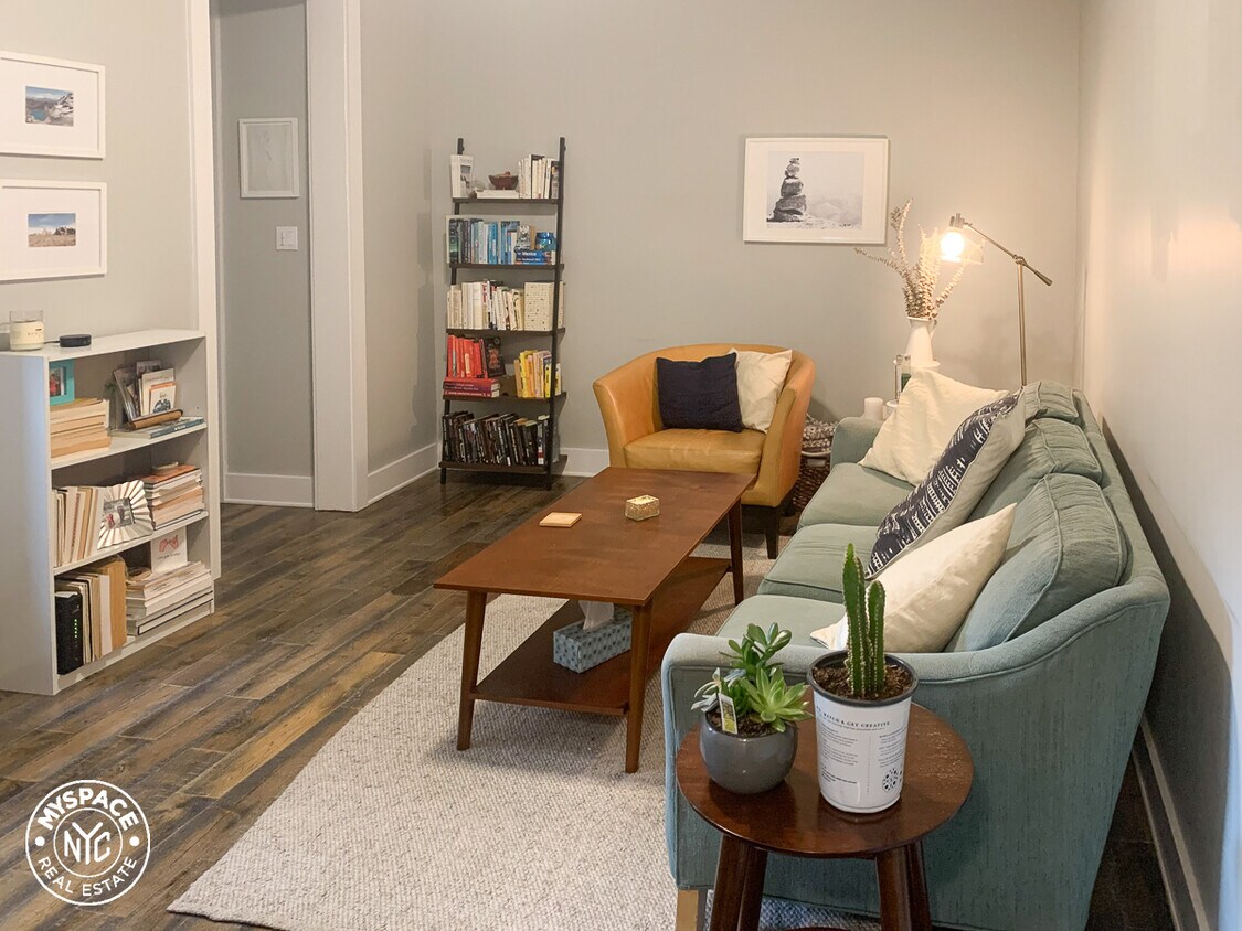 Foto principal - 283 Parkside Ave