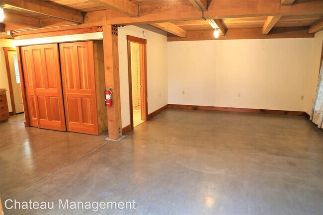 Building Photo - 2 br, 2 bath House - 859 SW Jefferson Ave.