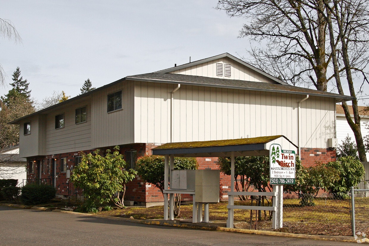 Primary Photo - 18300 SE Abernethy Ln