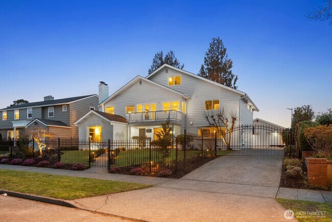 Foto del edificio - Exceptional Magnolia Home - Rare opportunity to live in Seattles Premier  Neighborhood