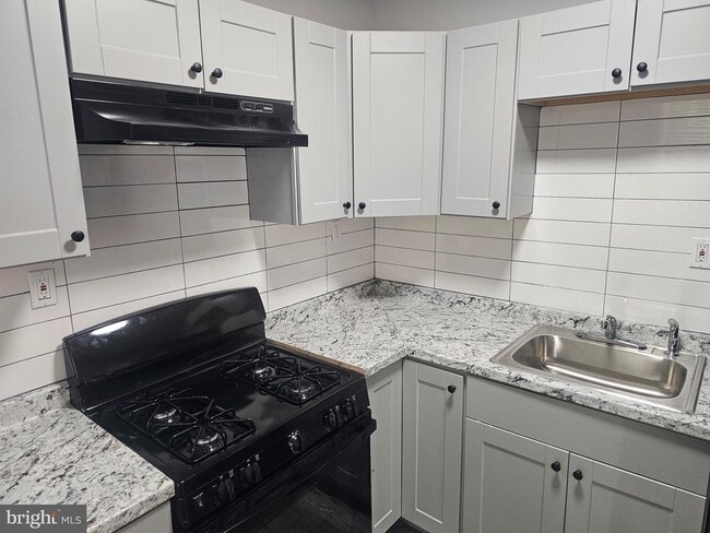 Building Photo - 2918 N Taylor St