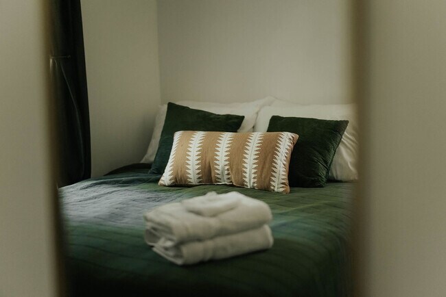 Building Photo - 2526 S Madison St