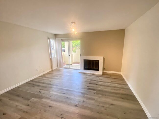 Building Photo - 2023 Lakeridge Cir