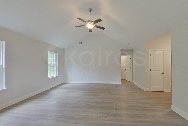 Building Photo - 223 Western Red Cedar Dr