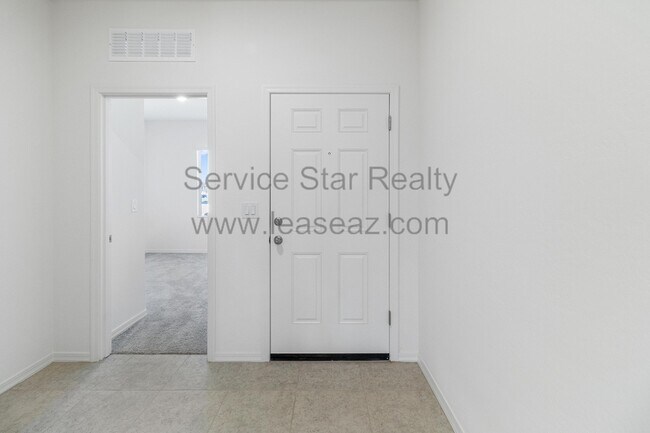 Foto del edificio - 16495 W Christy Dr
