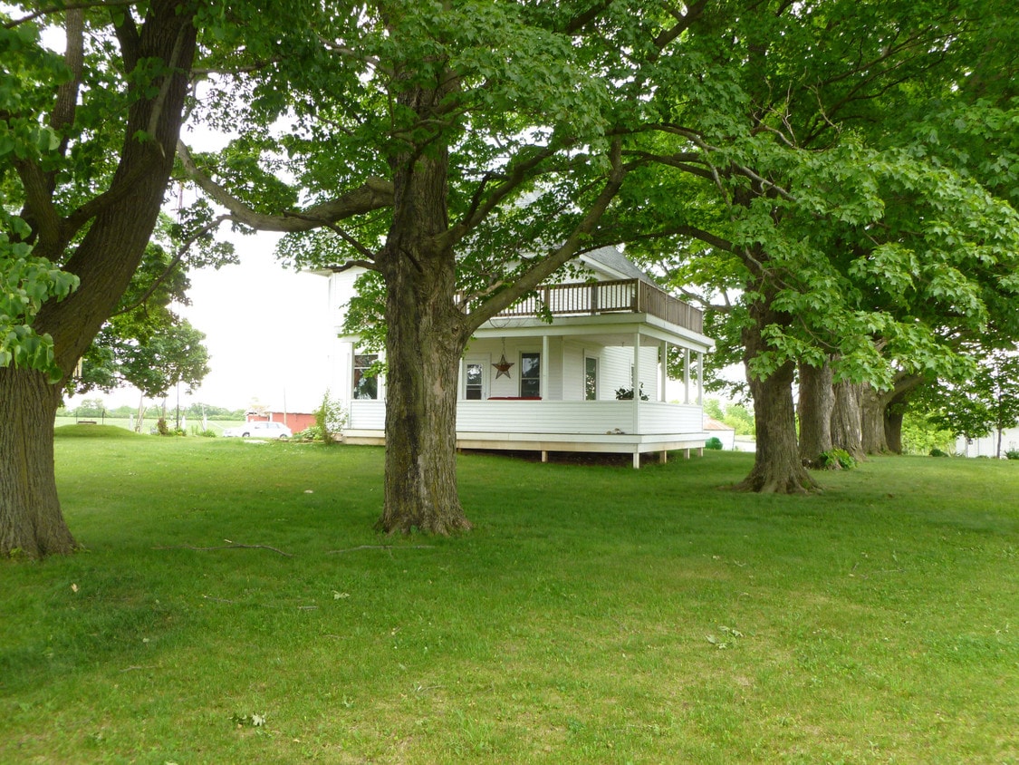 3375 McSherry Nihles Rd, Barneveld, WI 53507 House Rental in