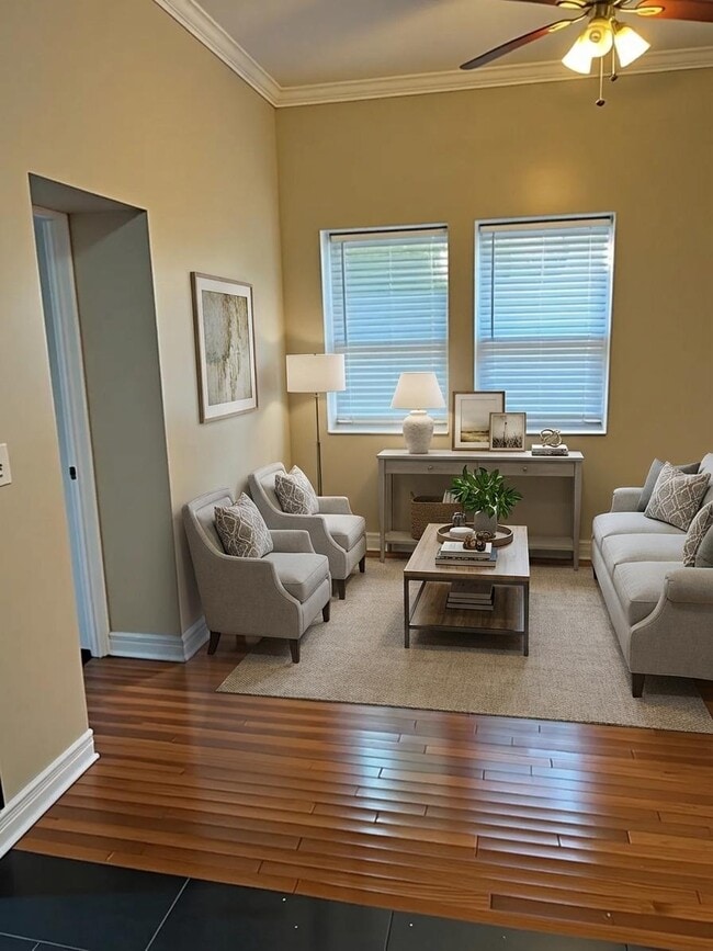 Building Photo - 467 Tacoma Ave