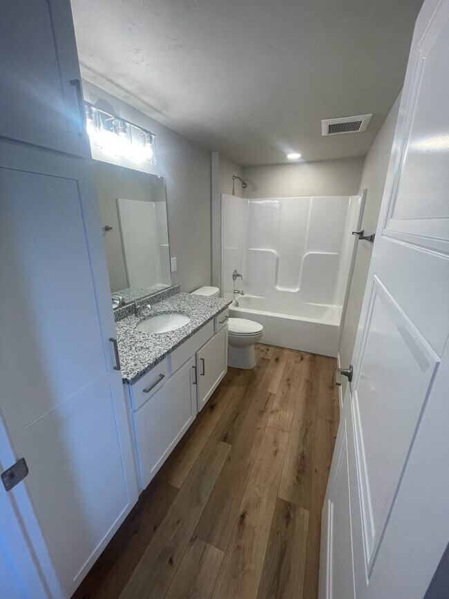 1025 S Nicolet Rd, Appleton, WI 54914 Townhome Rentals in Appleton WI