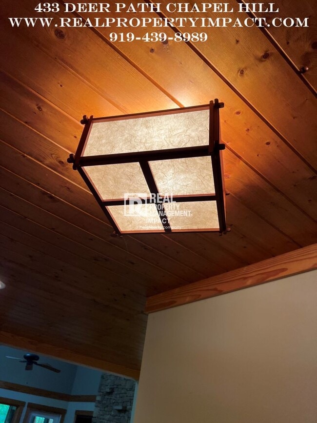 Building Photo - Custom Built Craftsman 2-bedroom 2 bath ho...