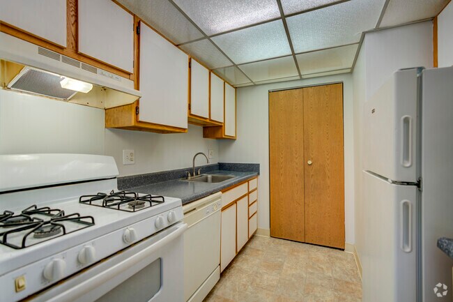 2 habitaciones, 1 baño, 770 pies cuadrados, cocina - Lake Pointe