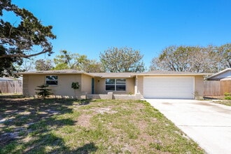 Building Photo - 10933 Felsdale Ave