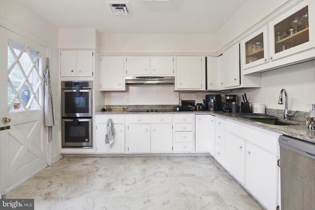 Foto del edificio - 6308 Lenox Rd