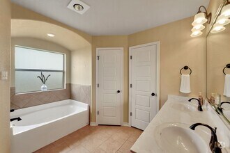 Building Photo - 3409 Cottonpatch Dr