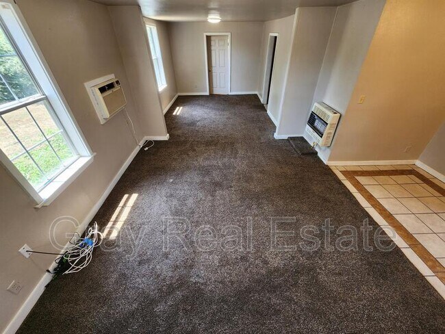 Foto del edificio - 110 S Division