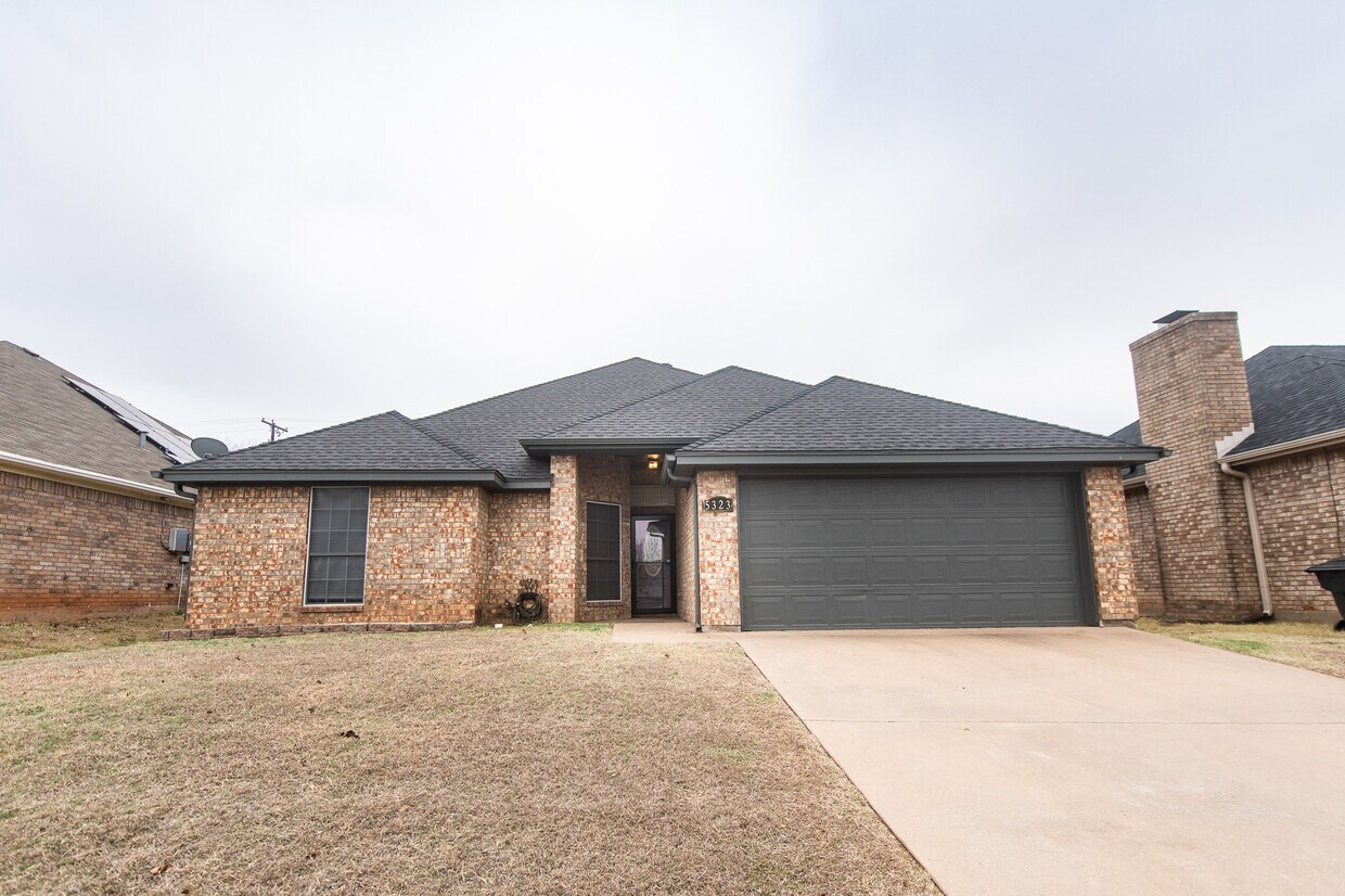 Foto principal - 5323 Northview Dr
